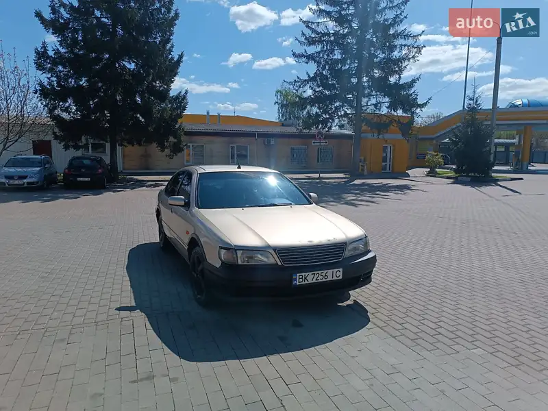 Nissan Maxima 1995