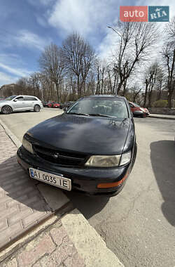 Седан Nissan Maxima 1999 в Коростишеві