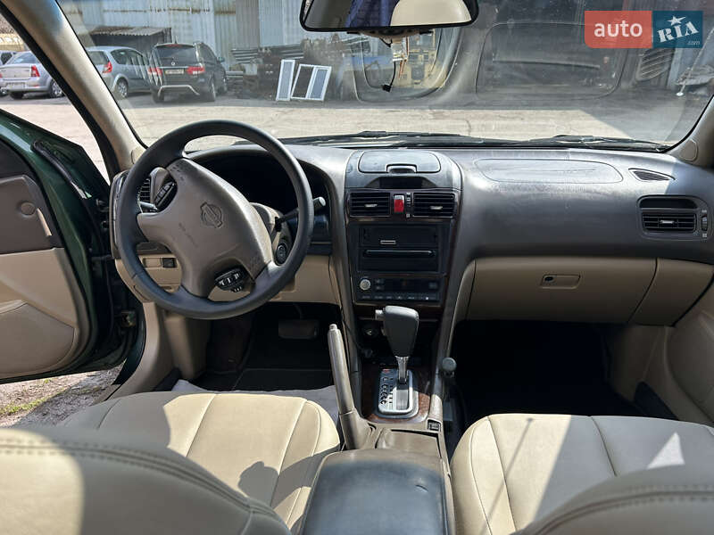 Седан Nissan Maxima 2000 в Запорожье