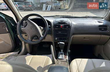 Седан Nissan Maxima 2000 в 