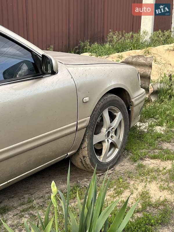 Седан Nissan Maxima 1996 в Змиеве фото 3 Седан Nissan Maxima 1996 в Змиеве