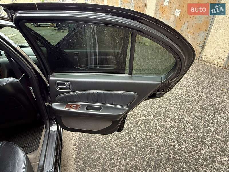 Седан Nissan Maxima 1996 в Одессе