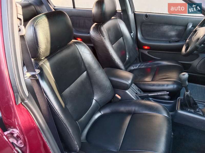 Седан Nissan Maxima 1993 в Чорноморську