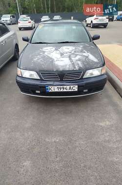 Седан Nissan Maxima 1995 в Киеве