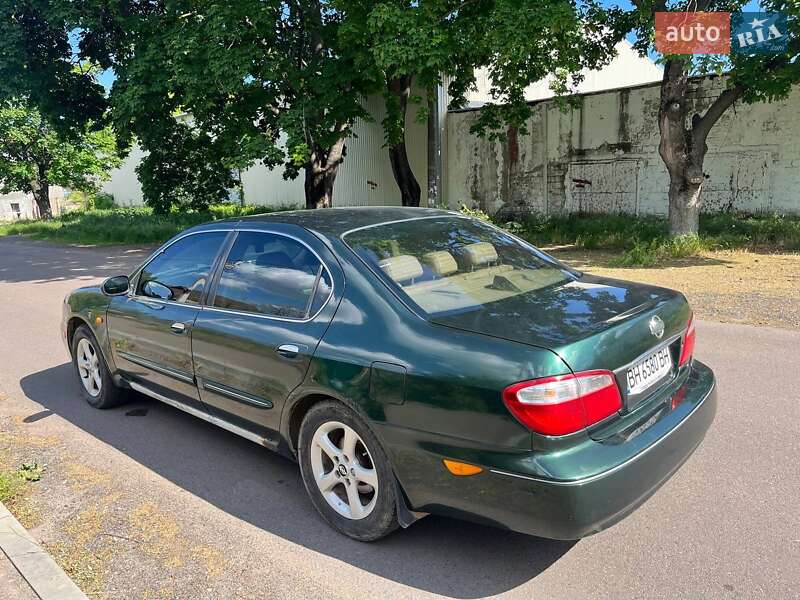 Седан Nissan Maxima 2000 в Одесі