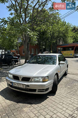 Седан Nissan Maxima 1998 в Одесі