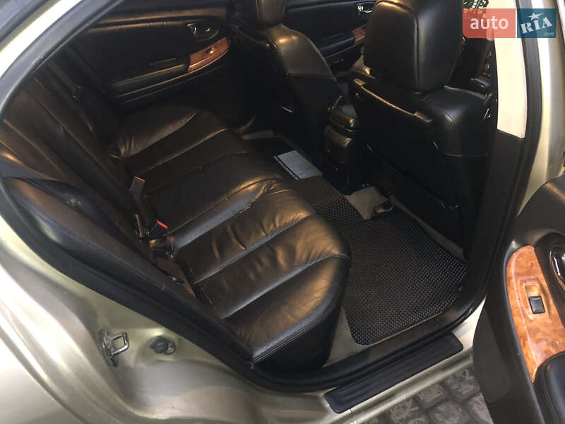 Седан Nissan Maxima 2003 в Ужгороде