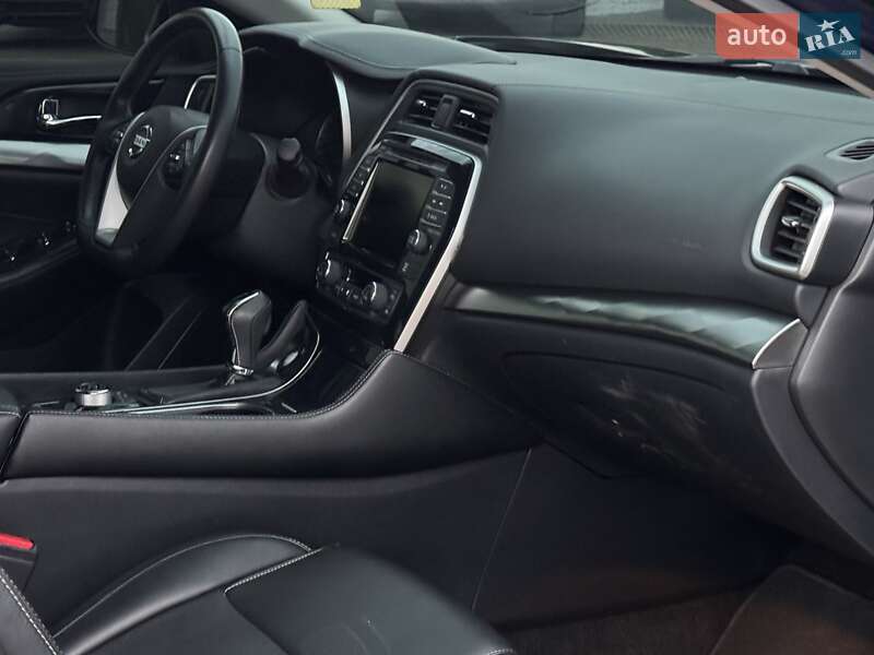 Седан Nissan Maxima 2018 в Запоріжжі