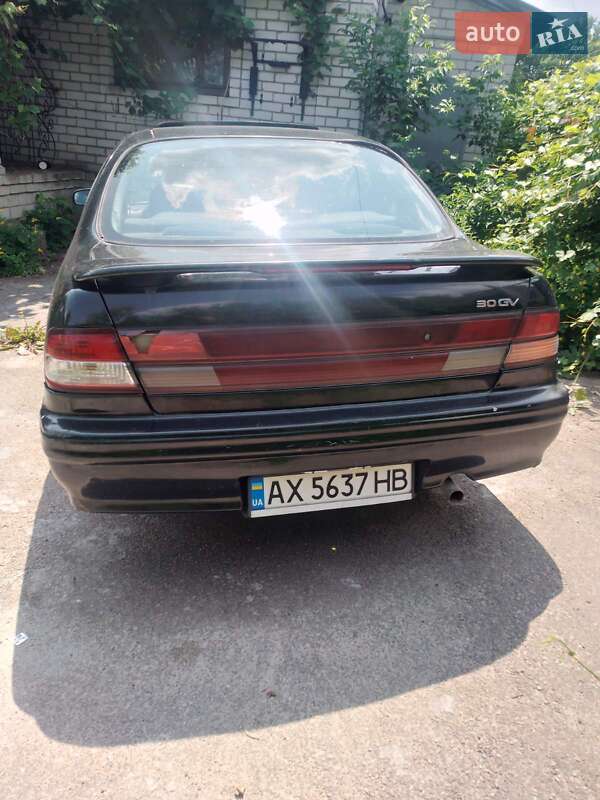 Седан Nissan Maxima 1997 в Харькове
