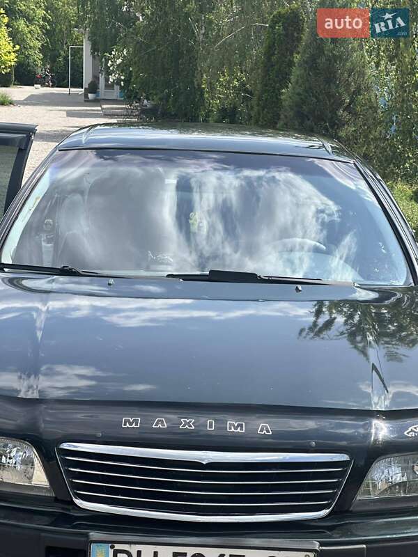 Седан Nissan Maxima 1995 в Ізмаїлі