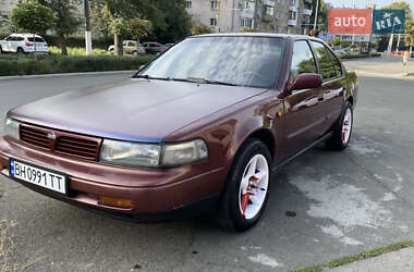 Седан Nissan Maxima 1992 в Одесі