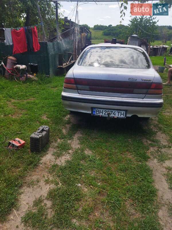 Седан Nissan Maxima 1999 в Знаменке