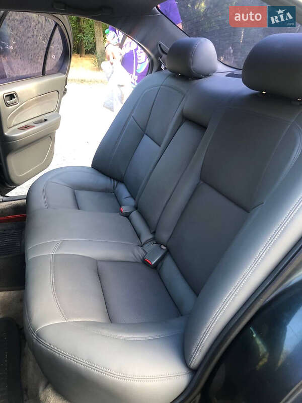 Седан Nissan Maxima 1995 в Одесі