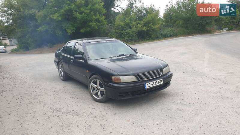 Седан Nissan Maxima 1996 в Днепре