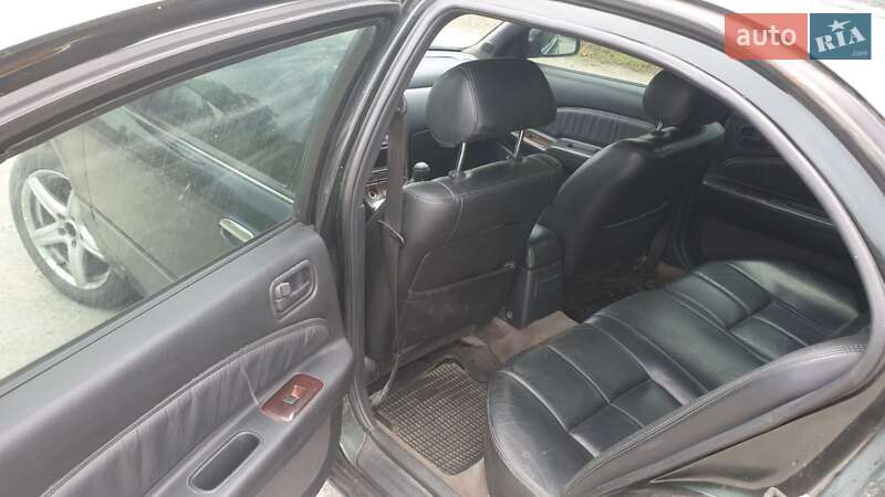 Седан Nissan Maxima 1996 в Днепре