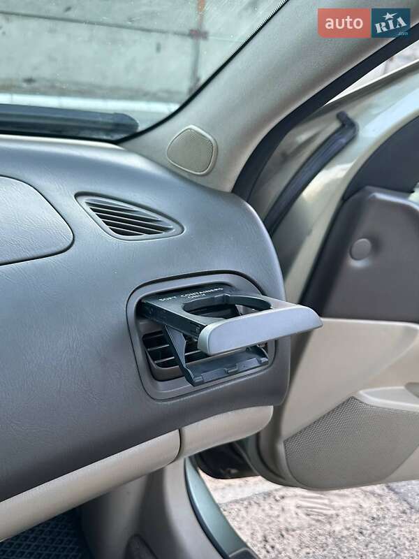 Седан Nissan Maxima 2000 в Днепре