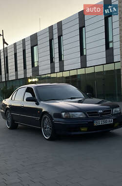 Седан Nissan Maxima 1999 в Хмельницком