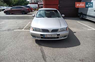 Седан Nissan Maxima 1996 в Киеве
