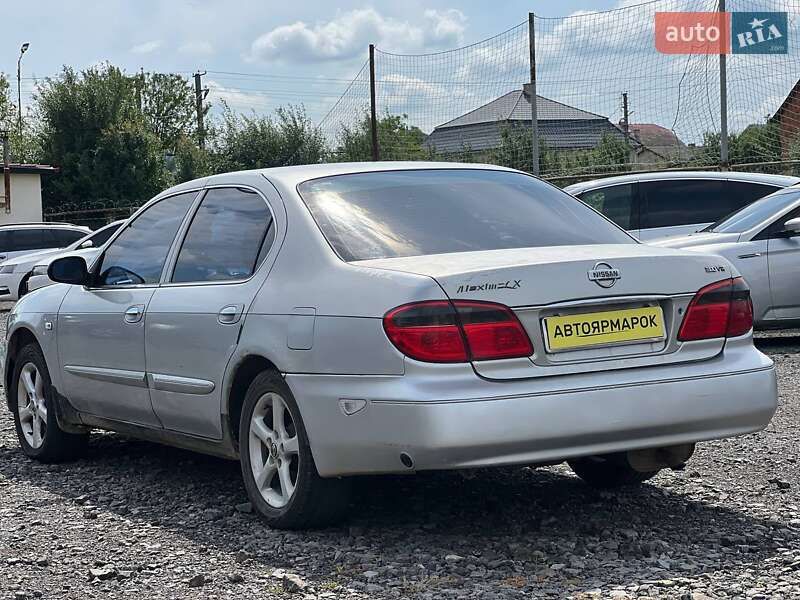 Седан Nissan Maxima 2002 в Ужгороде