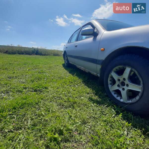 Седан Nissan Maxima 1995 в Івано-Франківську