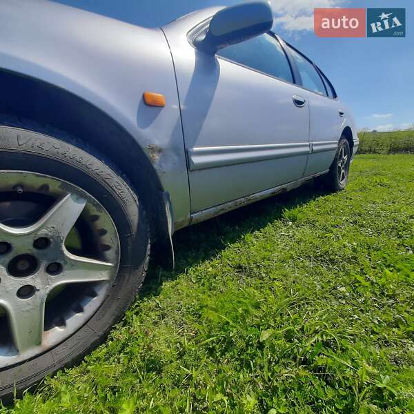 Седан Nissan Maxima 1995 в Івано-Франківську