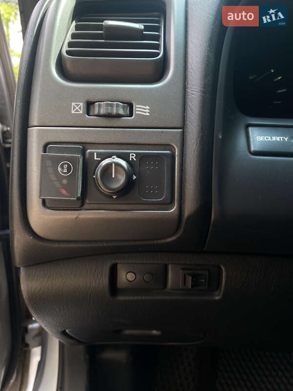 Седан Nissan Maxima 2002 в Чернигове