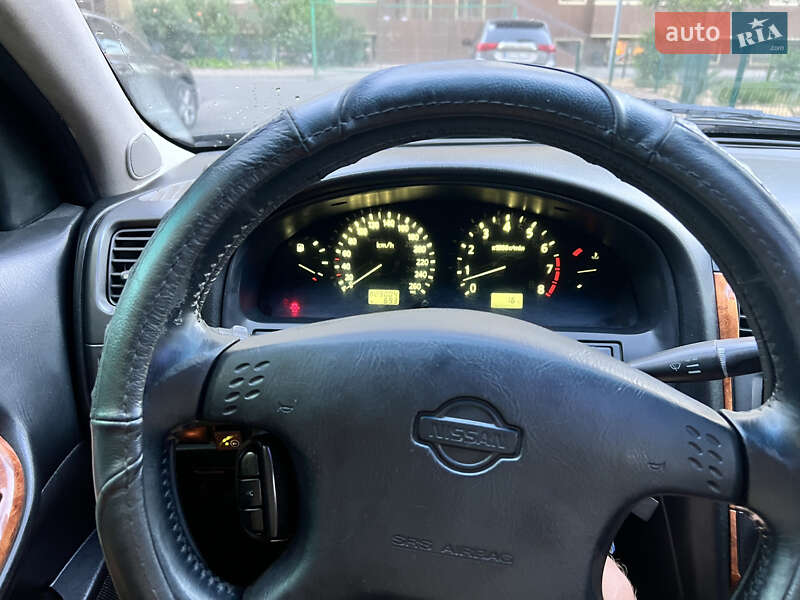 Седан Nissan Maxima 2003 в Умани