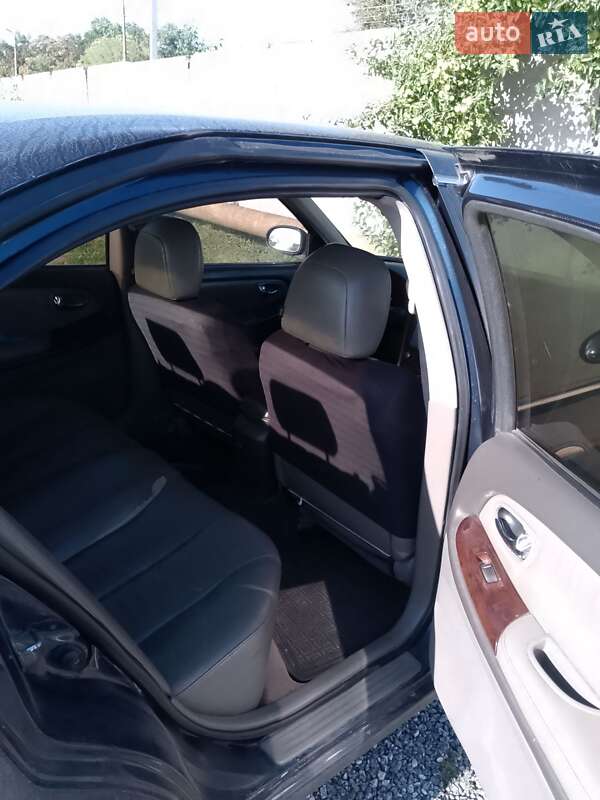Седан Nissan Maxima 2002 в Понинке