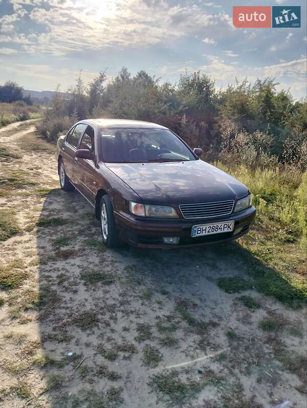 Седан Nissan Maxima 1998 в 