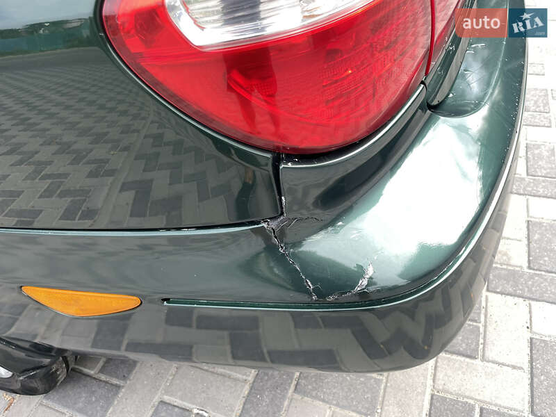 Седан Nissan Maxima 2000 в Києві