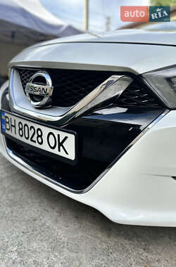 Седан Nissan Maxima 2017 в 