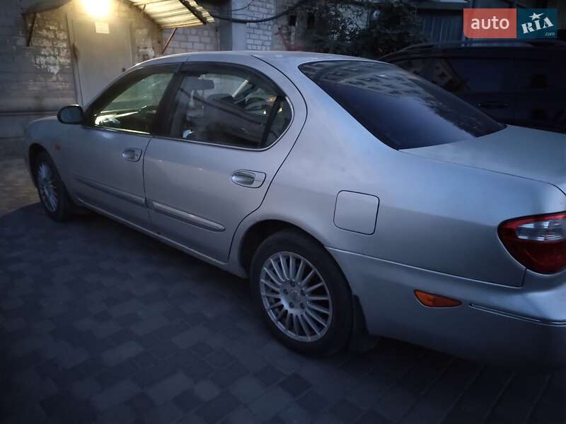 Седан Nissan Maxima 2002 в Днепре