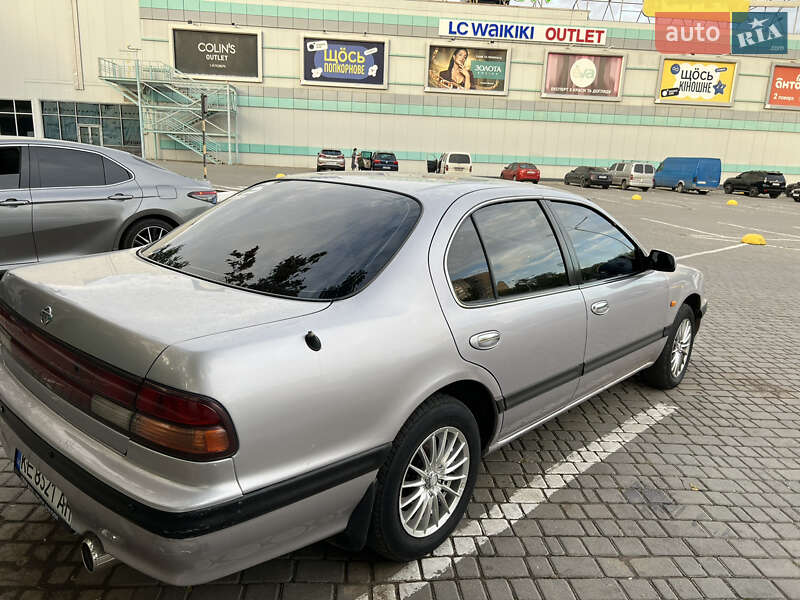 Седан Nissan Maxima 1995 в Одессе