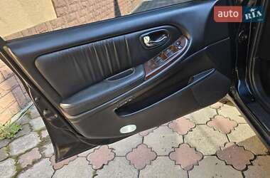 Седан Nissan Maxima 2001 в 