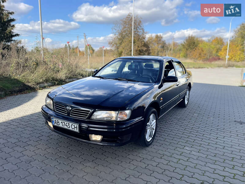 Седан Nissan Maxima 1997 в  фото Седан Nissan Maxima 1997 в