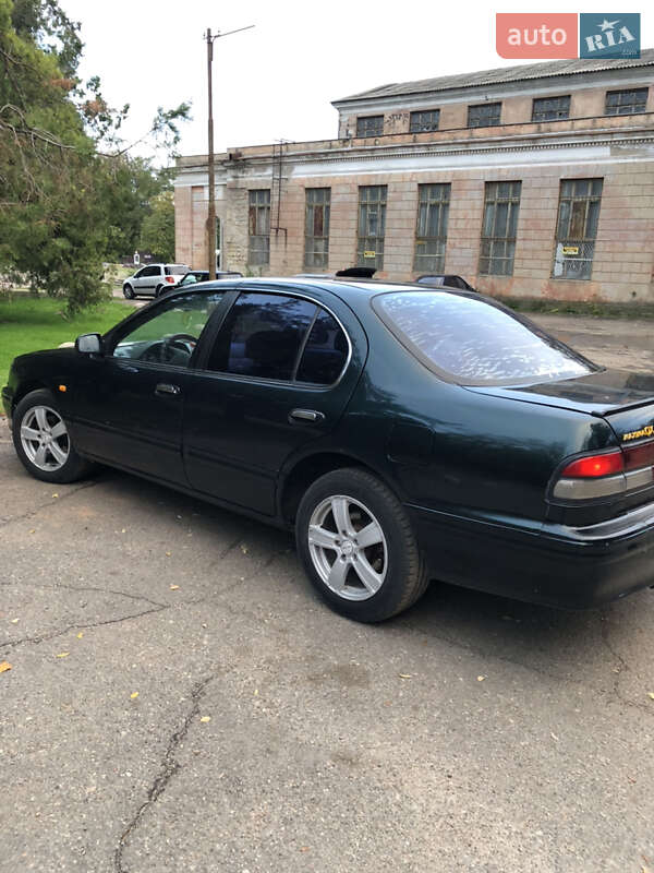 Седан Nissan Maxima 1995 в Одессе