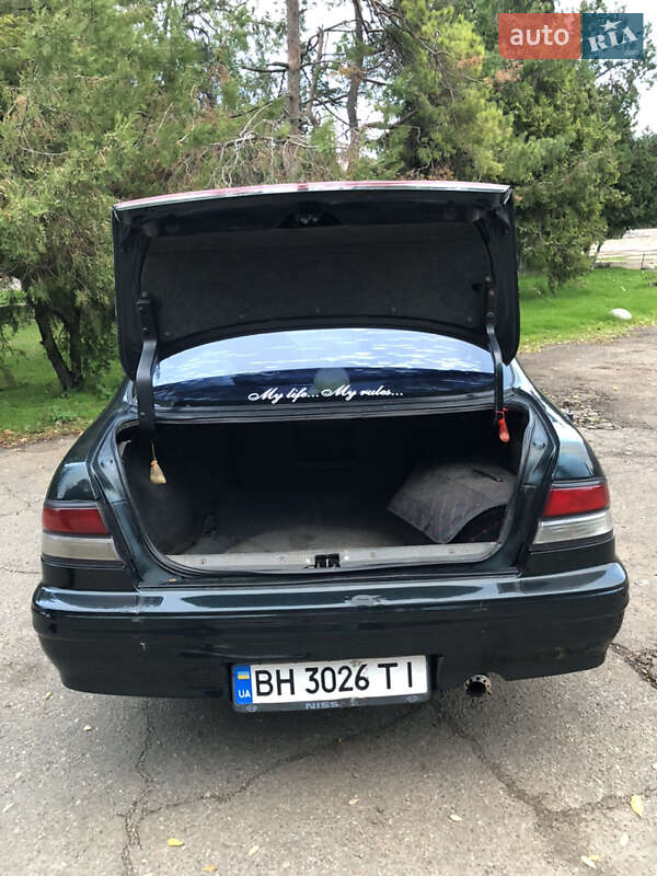 Седан Nissan Maxima 1995 в Одессе