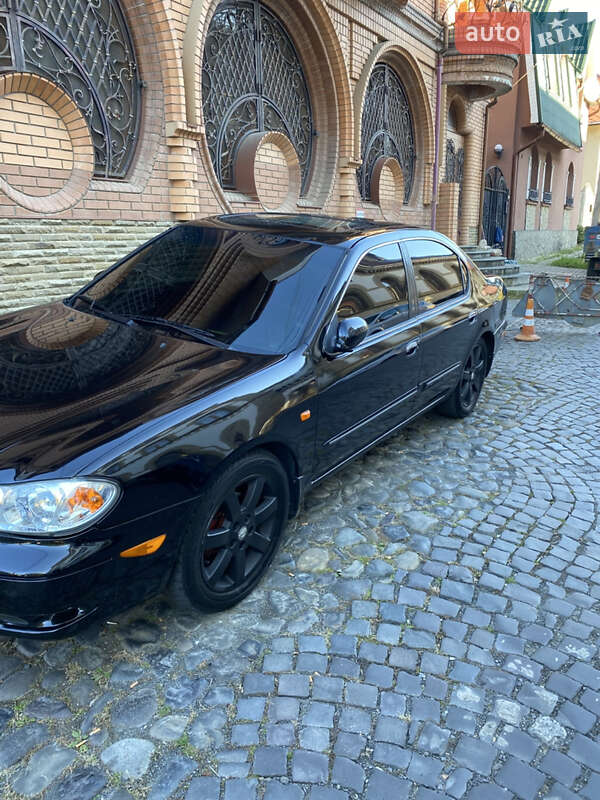 Седан Nissan Maxima 2004 в Ужгороде