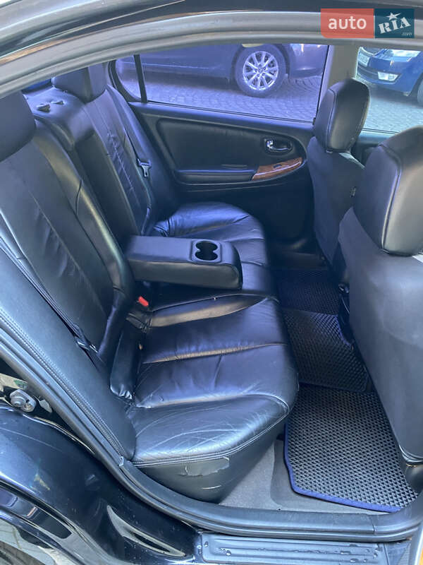 Седан Nissan Maxima 2004 в Ужгороде