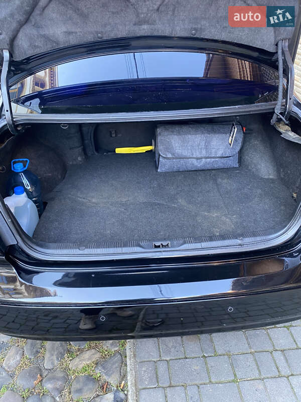 Седан Nissan Maxima 2004 в Ужгороде