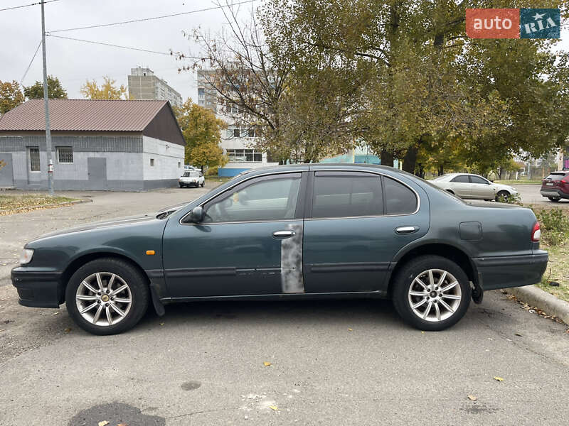 Седан Nissan Maxima 1999 в Киеве