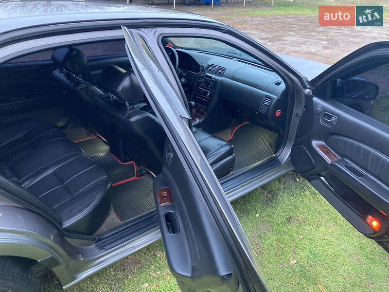 Седан Nissan Maxima 1996 в Одесі