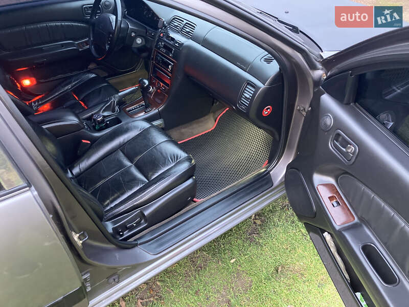 Седан Nissan Maxima 1996 в Одесі
