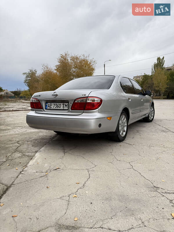 Седан Nissan Maxima 2000 в Никополе