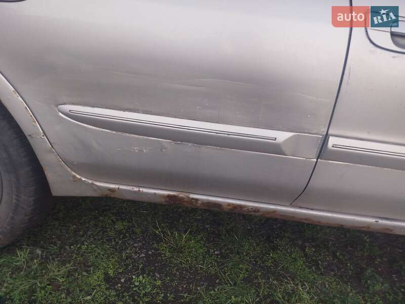 Седан Nissan Maxima 2000 в Кривом Роге фото 11 Седан Nissan Maxima 2000 в Кривом Роге