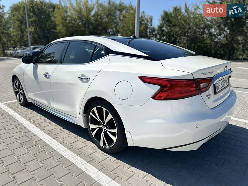 Седан Nissan Maxima 2017 в Киеве