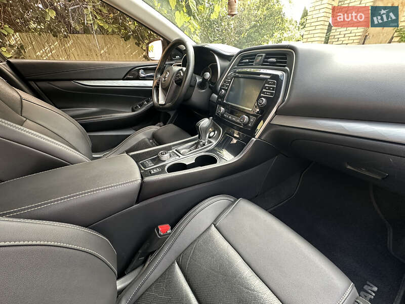 Седан Nissan Maxima 2017 в Киеве