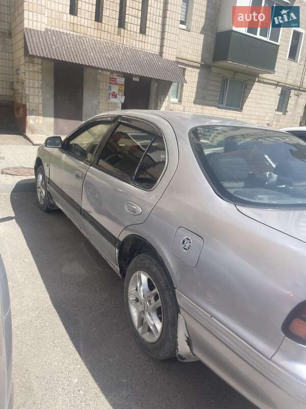 Седан Nissan Maxima 1995 в Тернополе