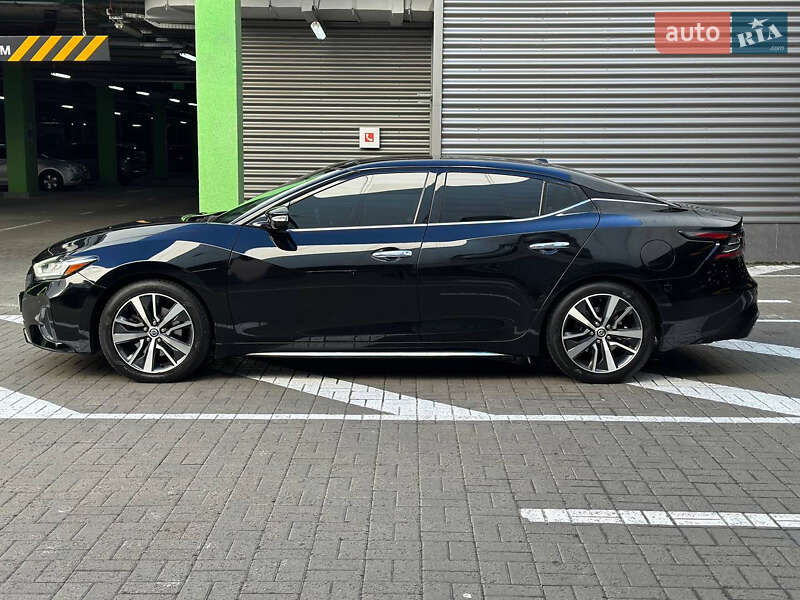 Седан Nissan Maxima 2019 в Киеве