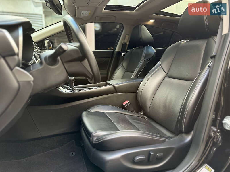 Седан Nissan Maxima 2019 в Киеве